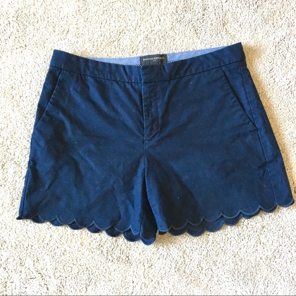 Scalloped Shorts • Banana Republic